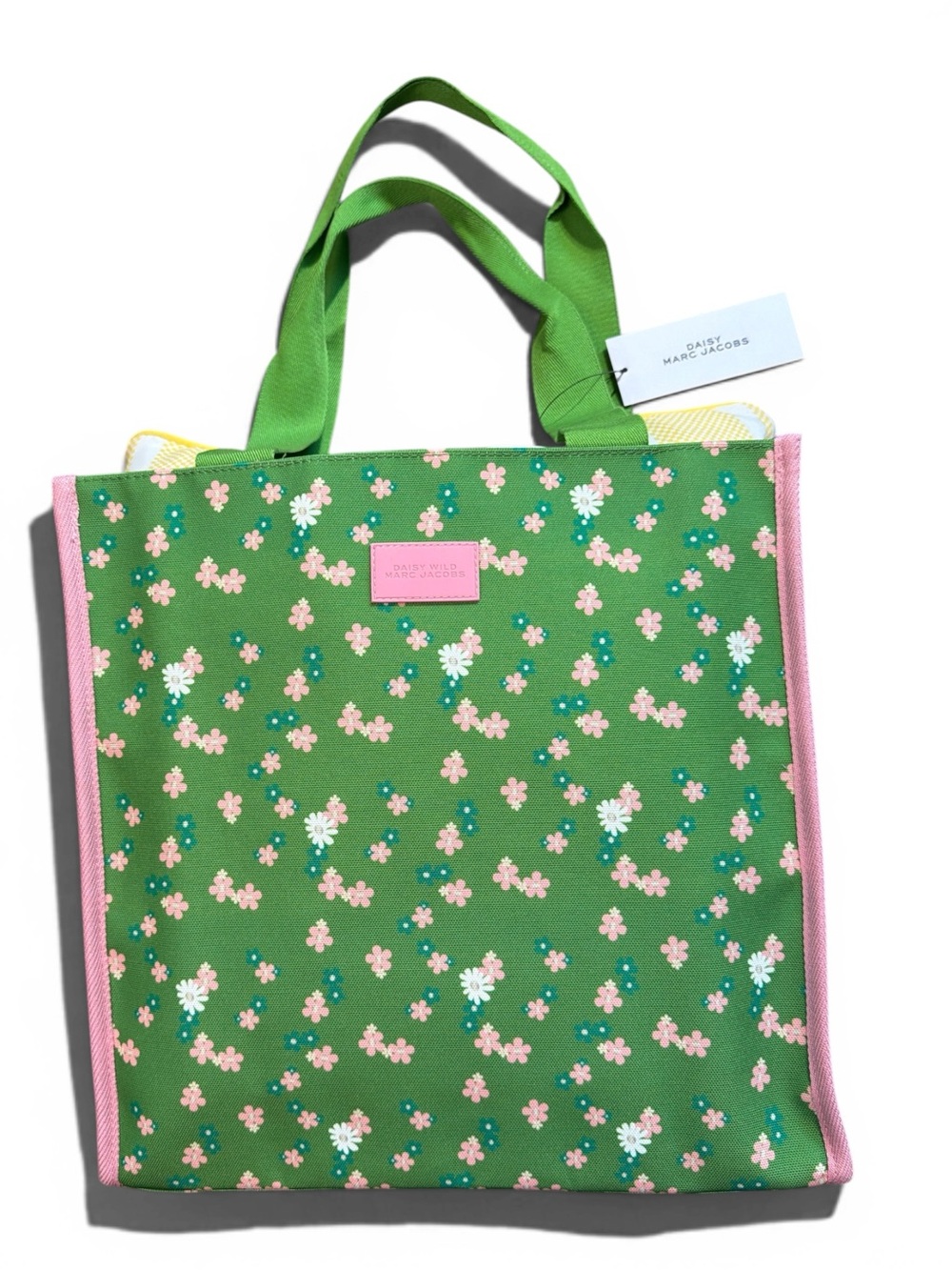 NWT Marc Jacobs Daisy Wild gift tote bag featuring a pink & white floral pattern - Picture 3 of 4